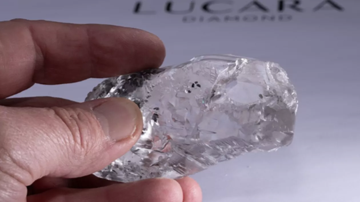 Cum arată diamantul de peste 1.000 de carate descoperit în Botswana. Ce anunț a făcut compania care deține exploatarea minieră din Africa