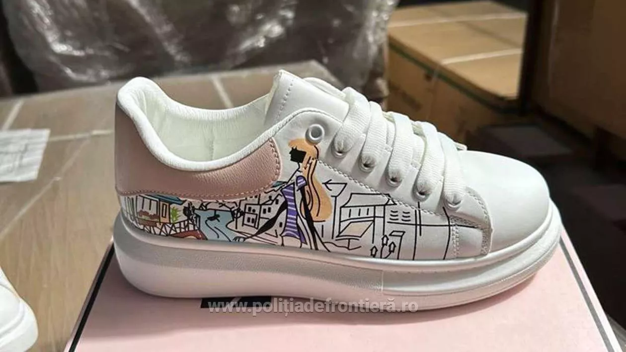 Peste 2.600 de perechi de încălțăminte contrafăcute au fost descoperite în Portul Constanța / Cât costă o pereche a brand-ului original