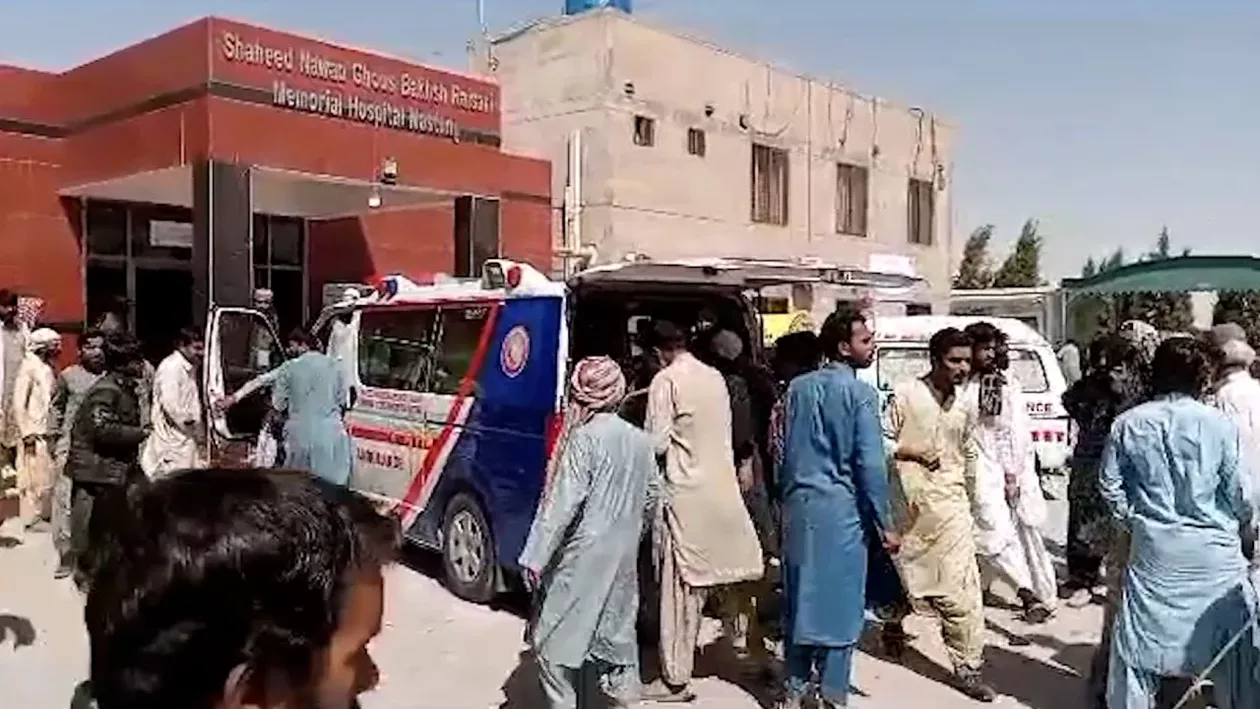 Atentat sinucigaș cu bombă în Pakistan: Cel puțin 52 de morți și peste 50 de răniți / Victimele participau la o procesiune religioasă