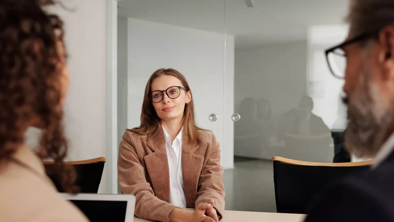 5 lucruri de care sa ții cont când îți alegi un loc de muncă