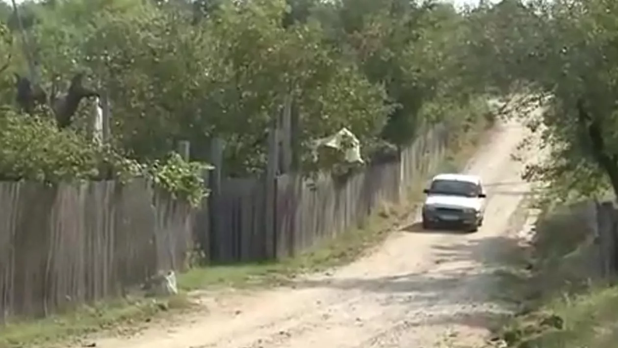 Investiții fără logică într-o comună din Mehedinți fără apă, canalizare sau asfalt. Primarul vrea stații de încărcare pentru mașini electrice