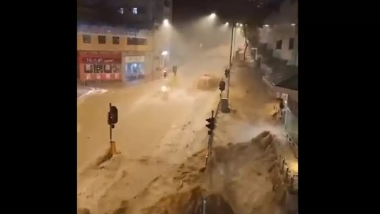 Furtuni de o violență nemaivăzută în Hong Kong: Cel mai mare nivel de precipitații înregistrat din 1884