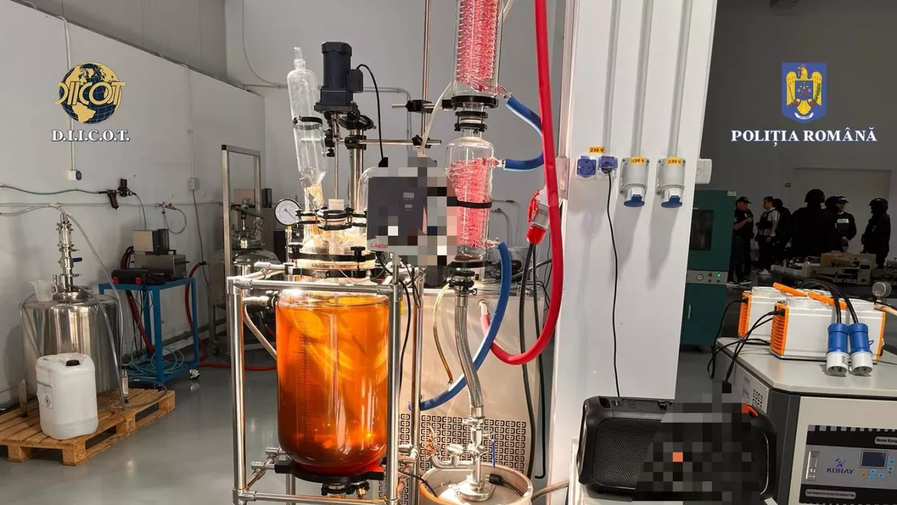 28 de persoane reținute de DIICOT în dosarul privind fabricarea și vânzarea de dulciuri pentru copii și țigări electronice (vaping) cu droguri