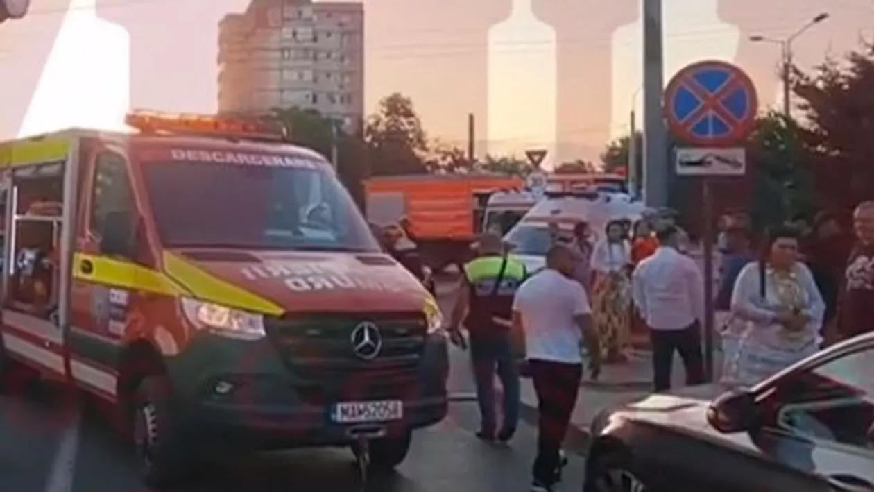 Carambol în Constanța: 7 răniți după ce 4 autoturisme s-au ciocnit. Printre victime e și un bebeluș (VIDEO)