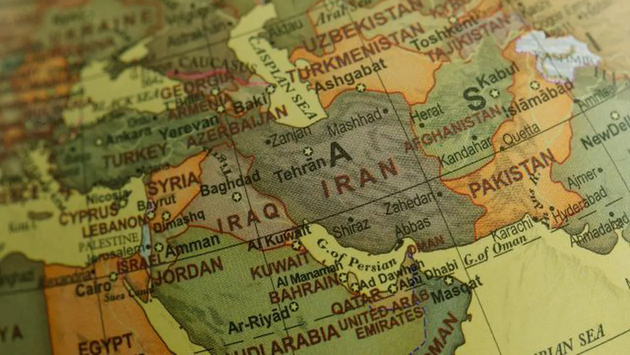 Războiul se extinde în Orientul Mijlociu. Zeci de morți, amenințări directe la adresa Iranului și piețe financiare în alertă