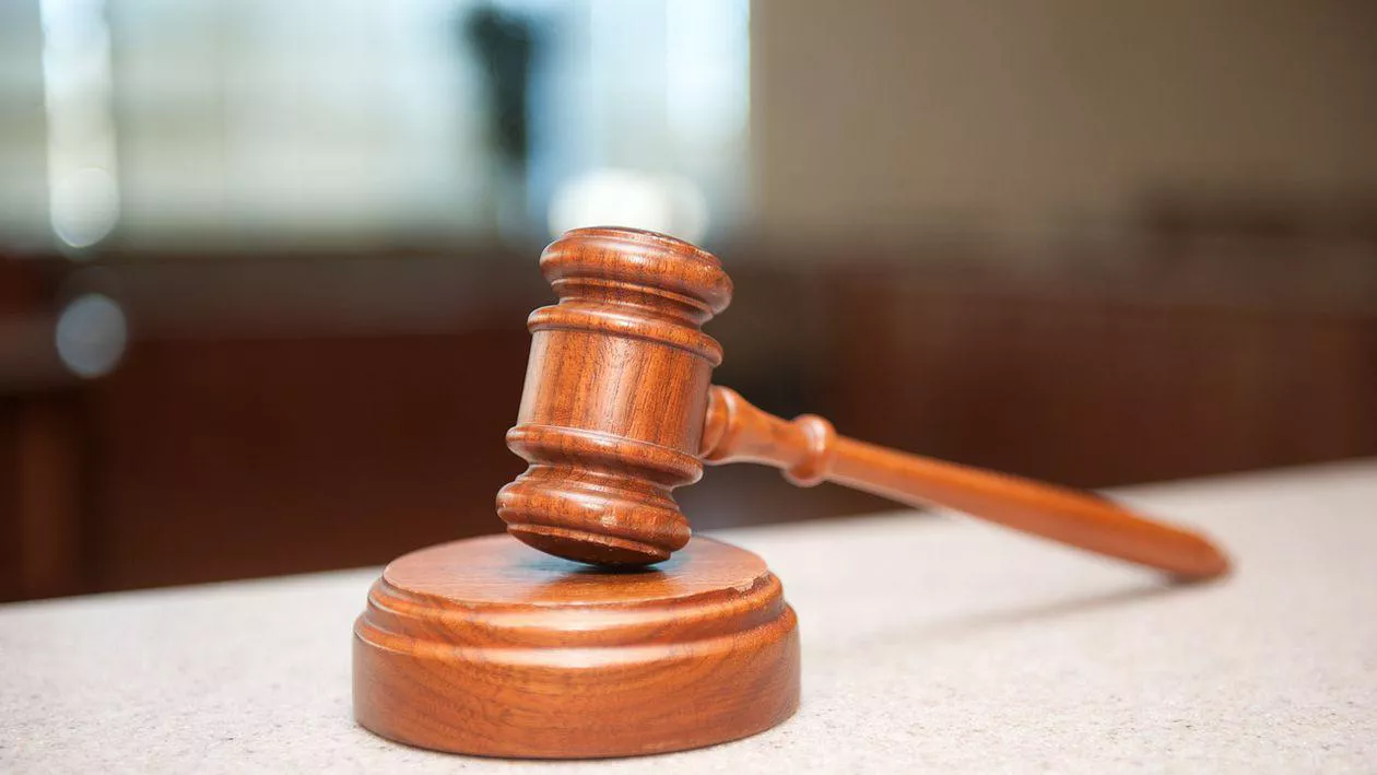 Român condamnat la 3 ani de închisoare, după ce și-ar fi întors copilul împotriva mamei. De frică, cel mic ajungea să leșine