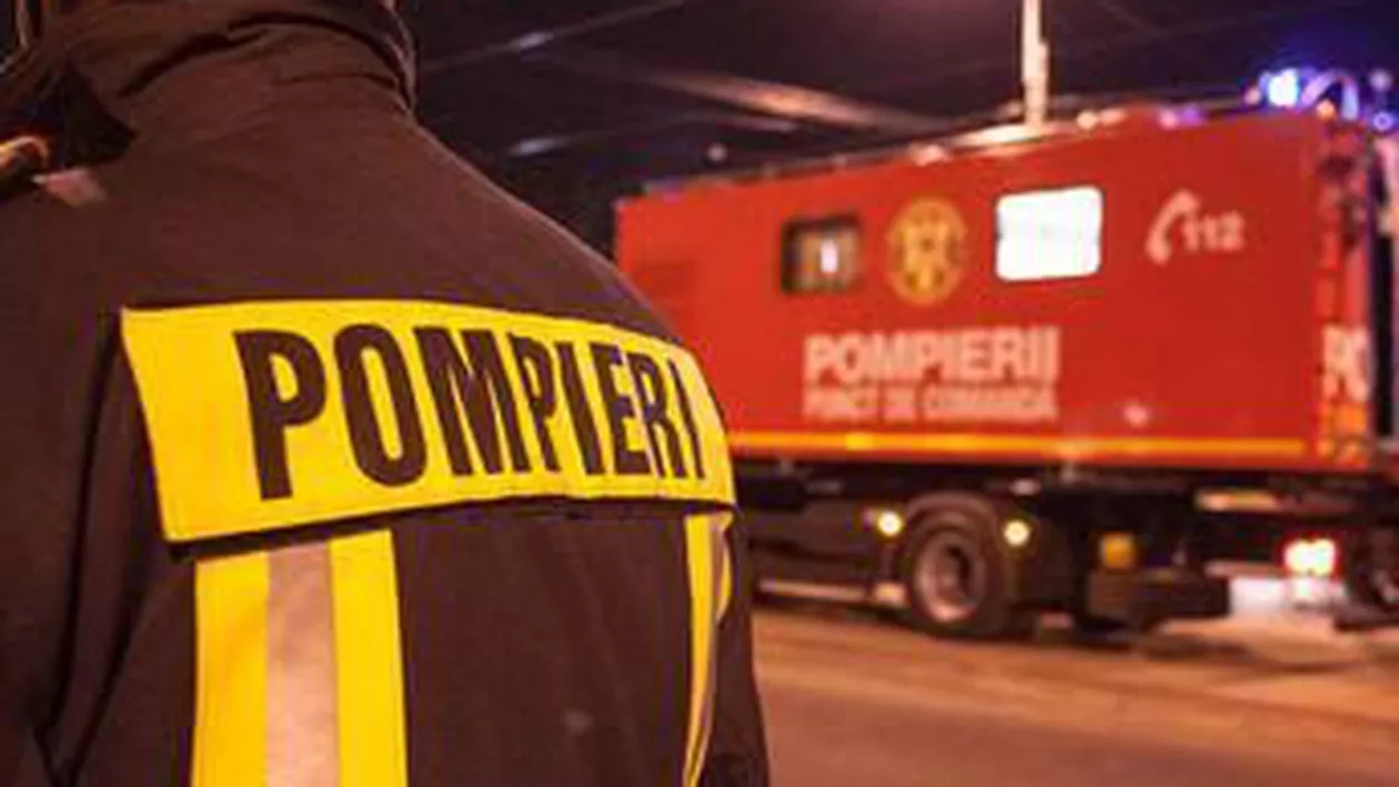 Incendiu la o casă din Mureș. Centrala pe lemne a explodat și un bărbat a fost rănit