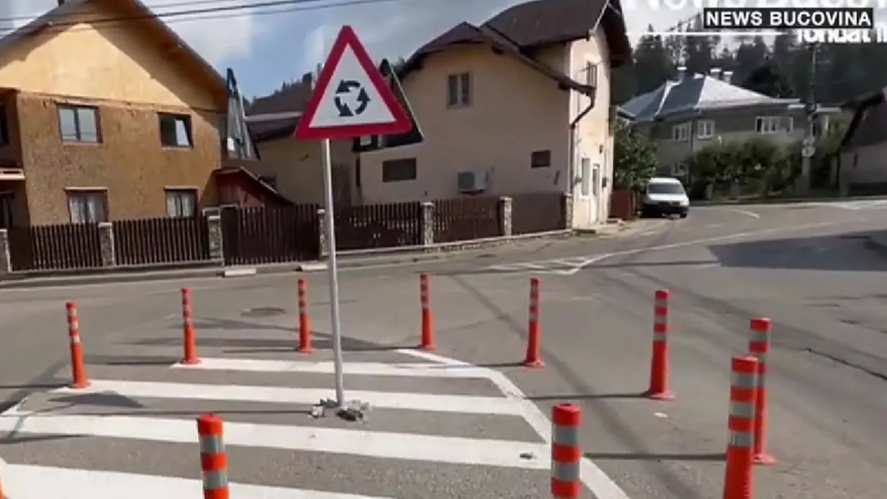 „Au făcut o românească aici”. Un sens giratoriu din Gura Humorului mai mult încurcă decât ajută și a devenit sursă de ironii (VIDEO)