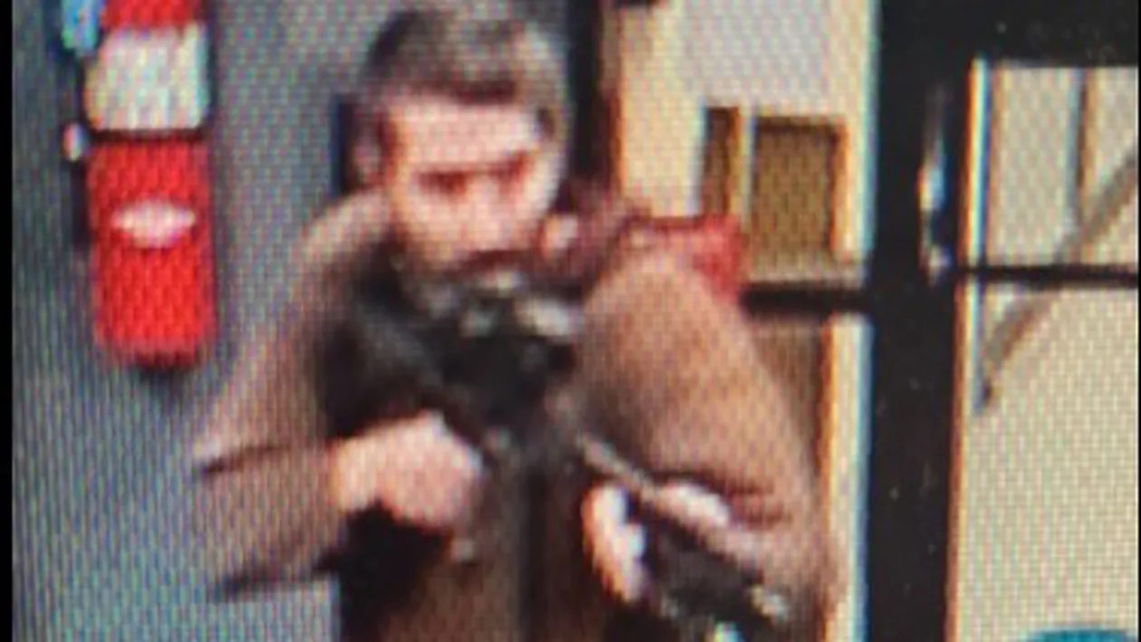 Cine este Robert Card, atacatorul care a comis masacrul din Lewiston. Individul le-ar fi spus medicilor că aude voci