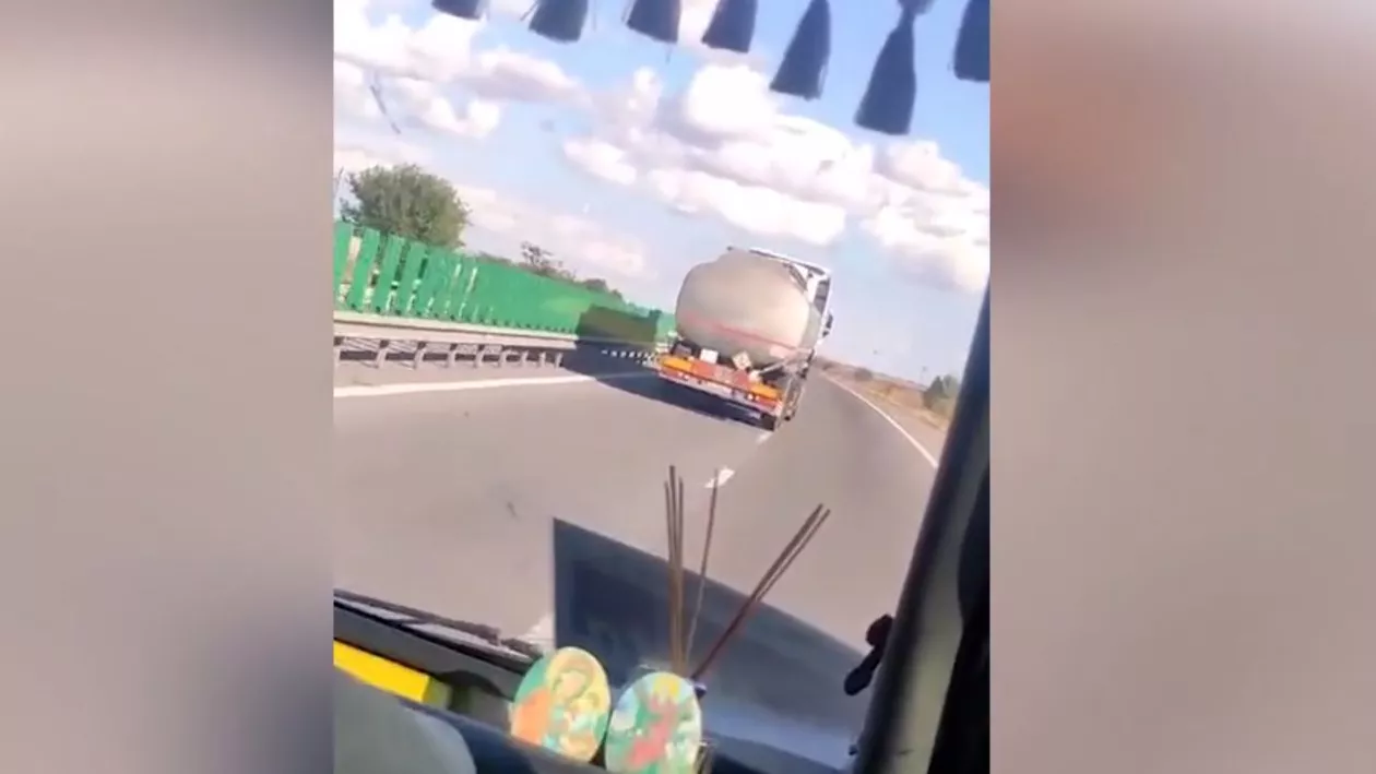 Şofer ucrainean filmat când conduce în zig-zag pe autostrada A2. Şoferii îngroziți au sunat la 112