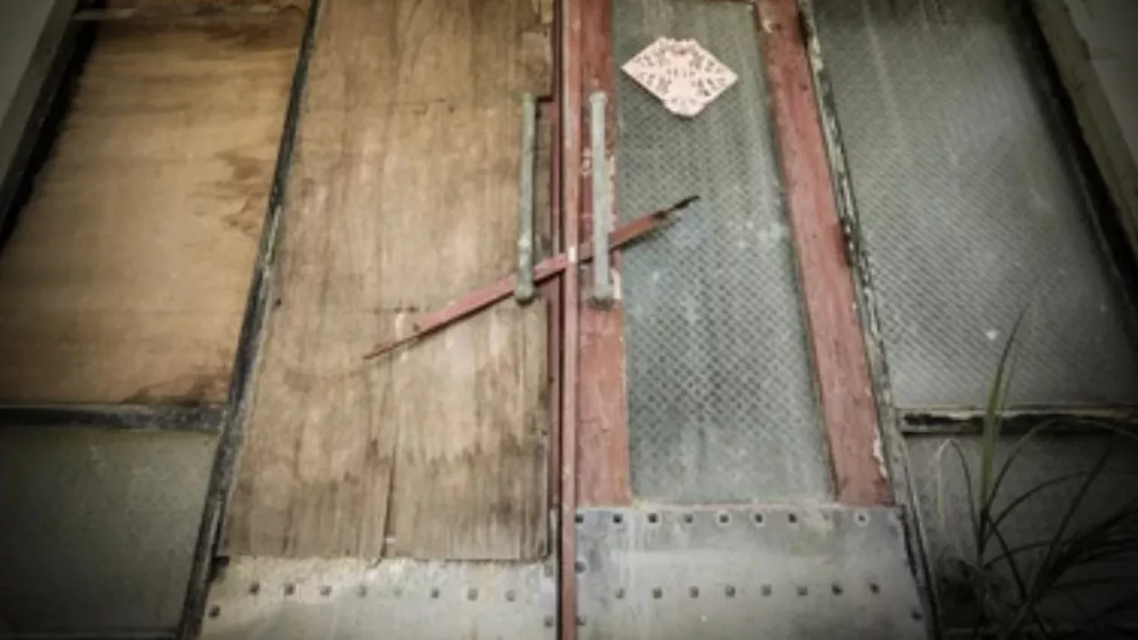 Un bărbat s-a baricadat în propria casă timp de 55 de ani, de teama femeilor: „Vreau să mă asigur că nu se vor apropia de mine