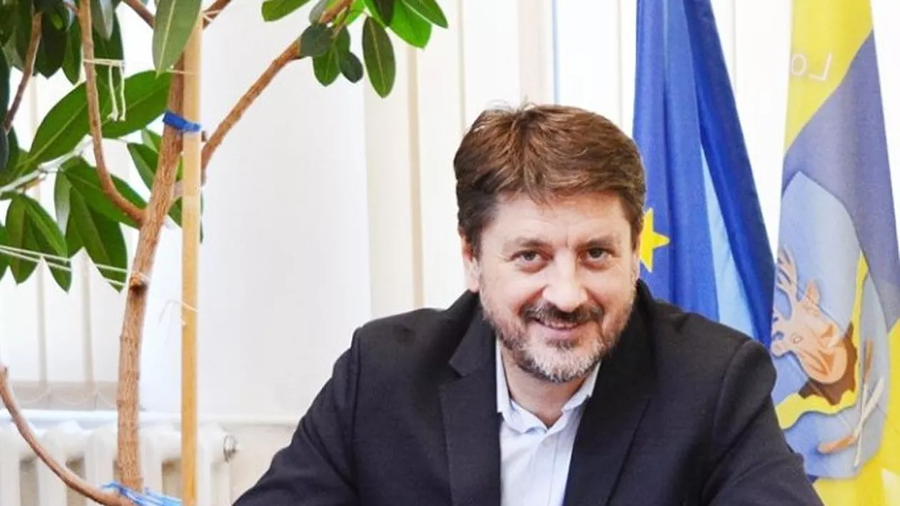 Adrian Teban (AOR): Este normal să fim mai chibzuiți în organizarea evenimentelor de final de an, având în vedere restricțiile bugetare, dar măsurile nu trebuie luate în defavoarea investițiilor din orașe (VIDEO)