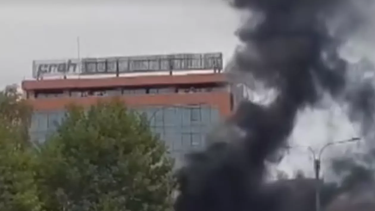 Panică în Brașov, după ce un incendiu a izbucnit într-un pasaj subteran din Centrul Civic. Autoritățile au emis un mesaj RO-Alert