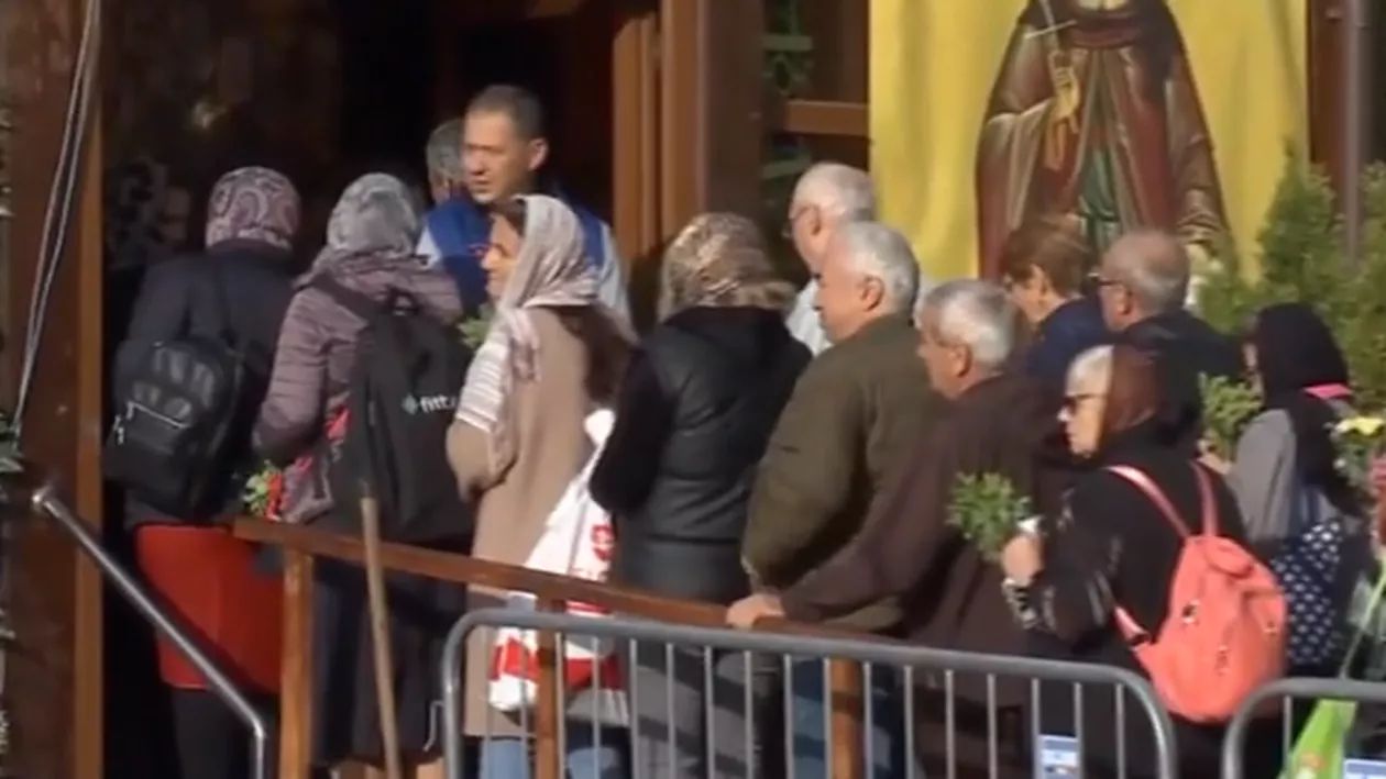 A doua zi de pelerinaj pe Dealul Patriarhiei. Mii de credincioşi au venit să se închine la racla Sfântului Dimitrie cel Nou, ocrotitorul Bucureștilor
