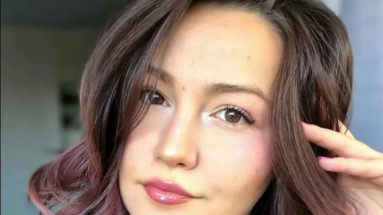 Cine este Oana Lasconi, fiica primarului USR din Câmpulâng Muscel. A fost crescută de bunici și este pasionată de gaming