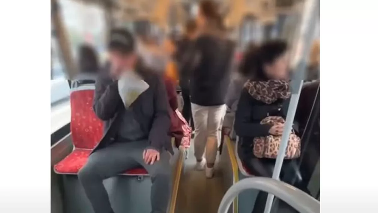 Imagini șocante în Alba Iulia: Un tânăr se droghează cu prenandez în autobuz (VIDEO)