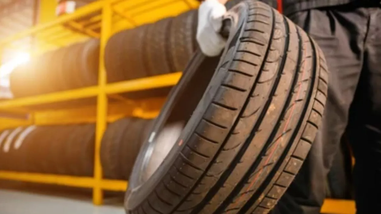 Ce riscuri își asumă șoferii care circulă vara cu anvelope de iarnă? Titi Aur a explicat