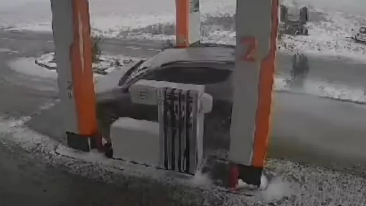 O şoferiţă a fost la un pas să provoace o explozie într-o benzinărie din Iaşi (VIDEO)