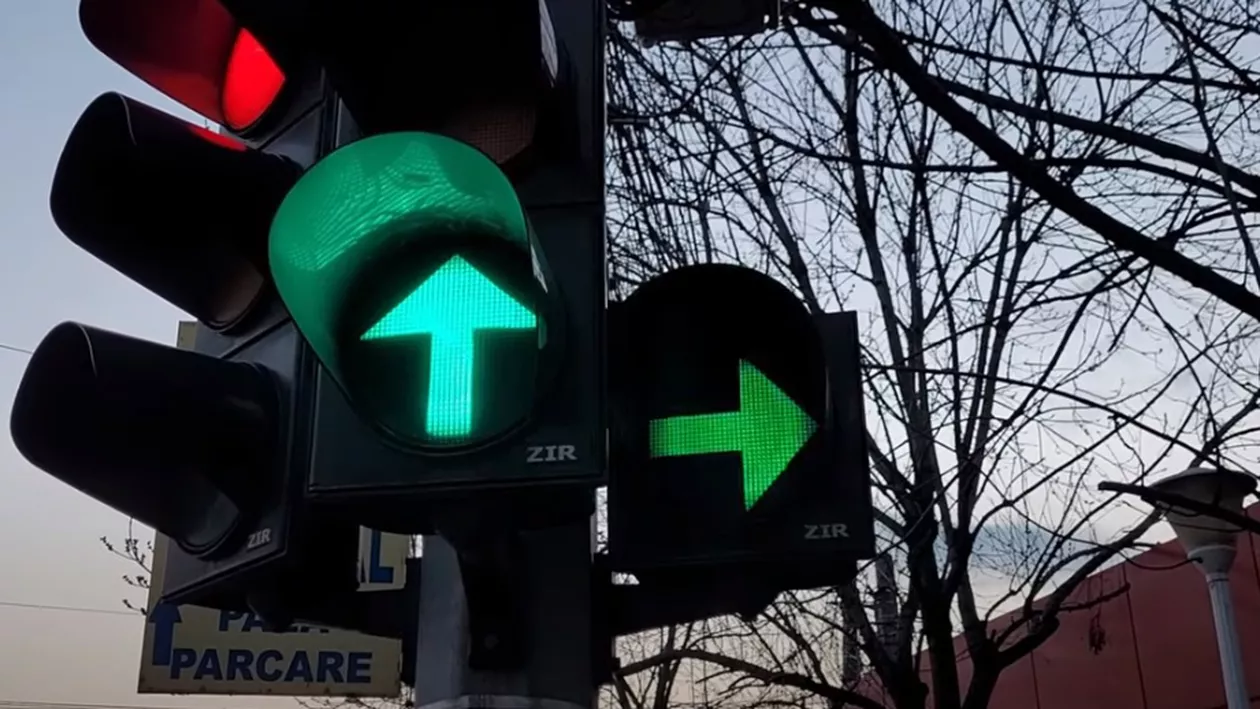 Ce amendă riscă șoferii care nu respectă regula semaforului verde intermitent la dreapta