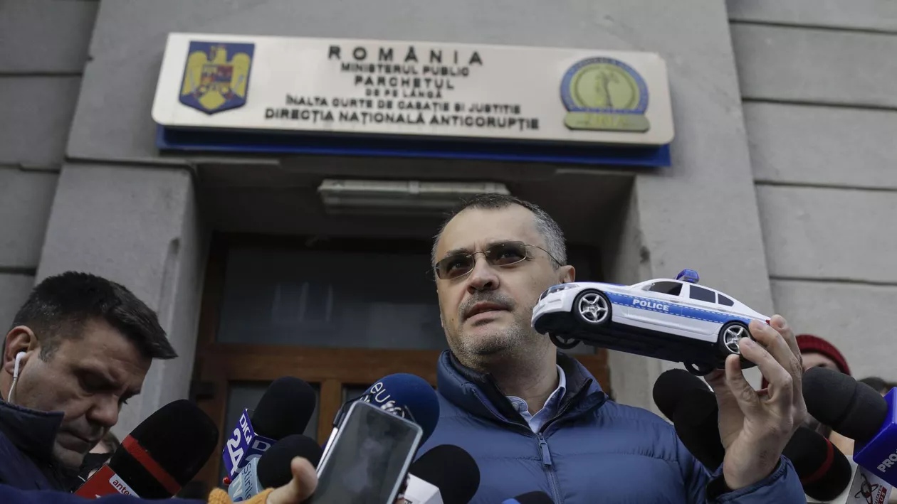 Cristian Ghinea, reactie după ce DNA i-a respins plângerea în cazul BMW-urilor pentru Poliție: Inadmisibil e cum se face Voineag scut pentru infractori