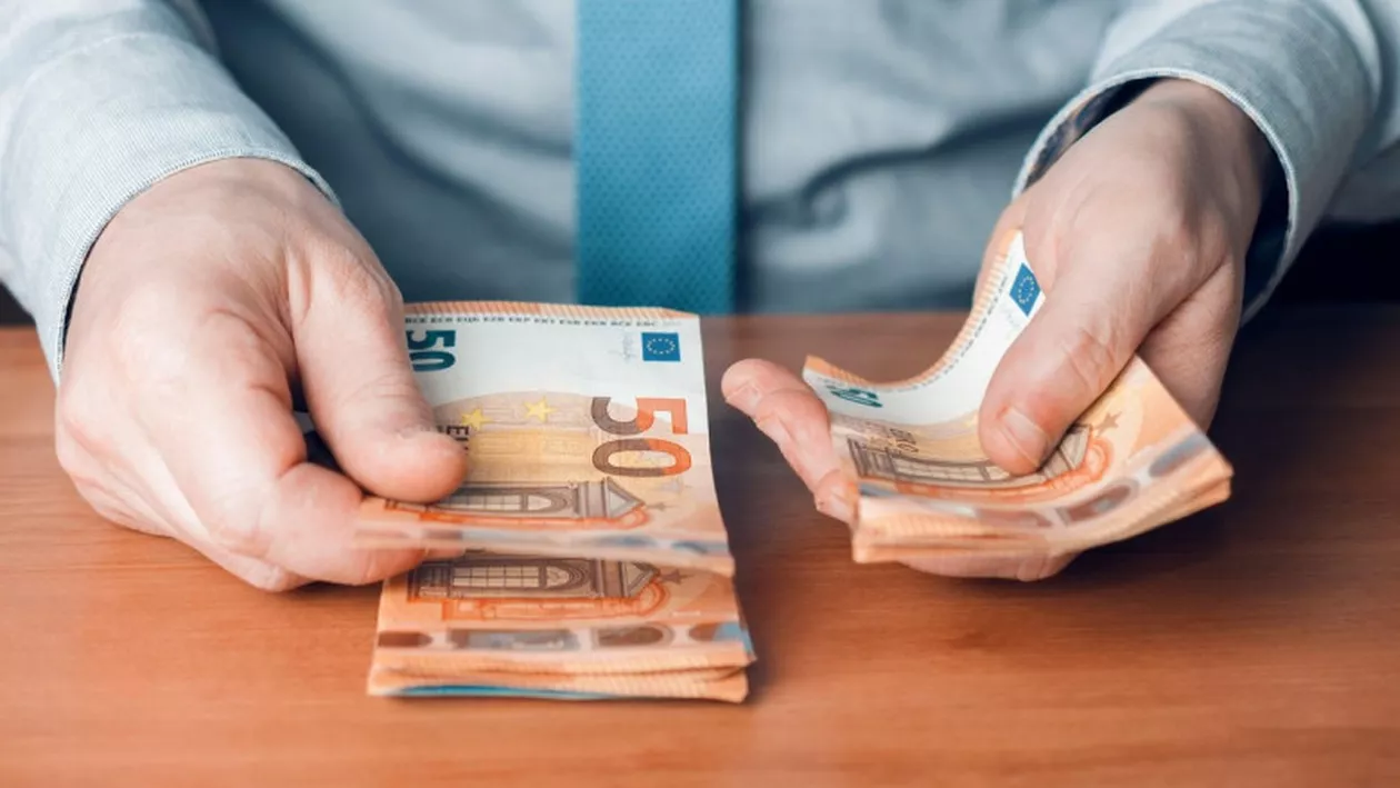 Escrocherie de 400.000 de euro: Un bărbat a păcălit 12 persoane că le intermediază cumpărarea de maşini