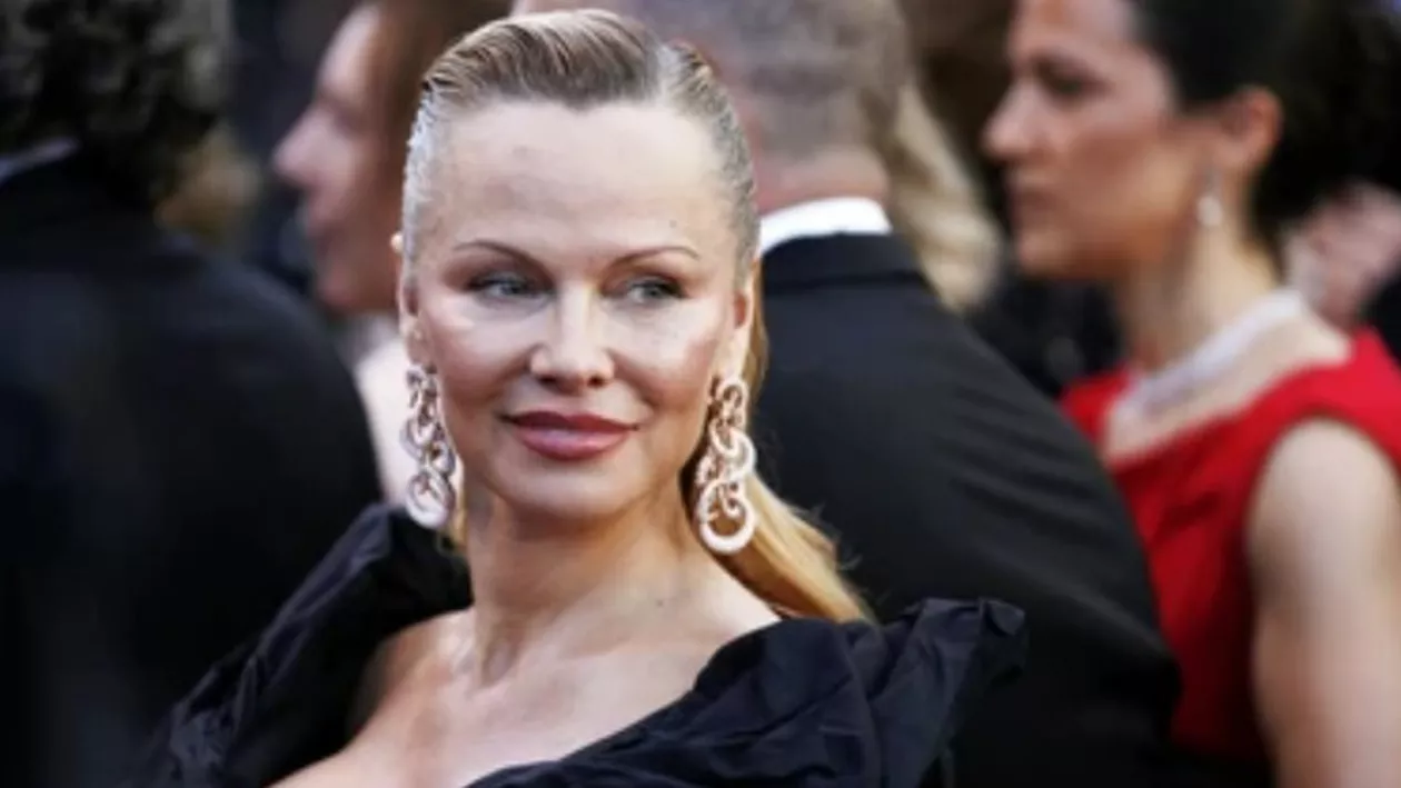 Fiul Pamelei Anderson, Brandon Thomas Lee, și-a făcut o „misiune personală” din a distruge imaginea pe care i-a construit-o Hollywood-ul mamei sale