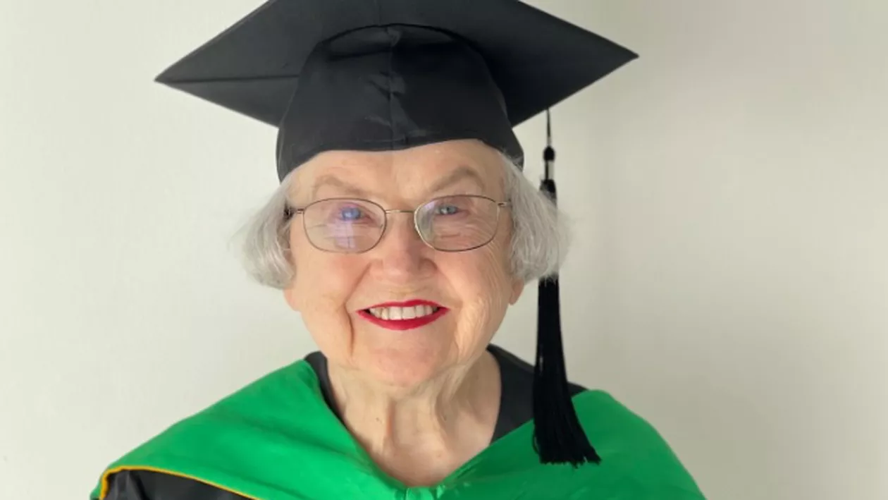 Câți ani are cea mai vârstnică persoană din Texas care a terminat vreodată un masterat: „Întotdeauna am încercat să mă depășesc” / A terminat liceul în 1950