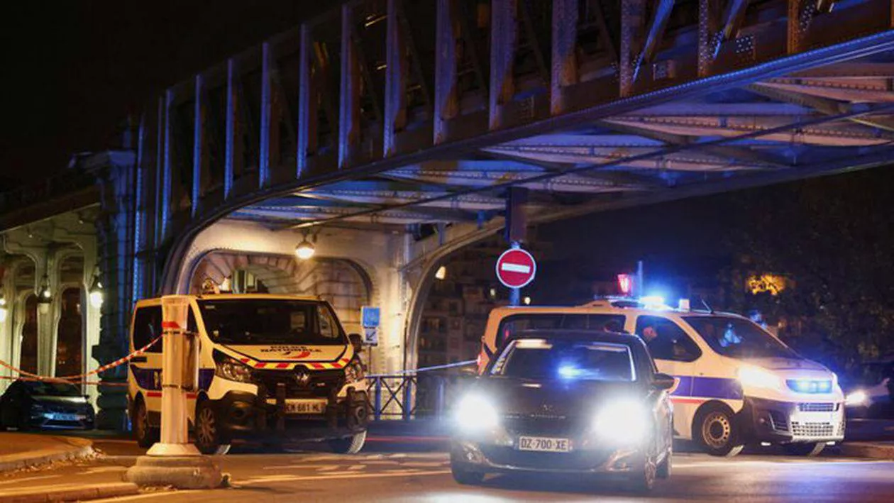 Informații șocante despre atacul terorist de la Paris: Mama atacatorului avertizase poliția încă din luna octombrie