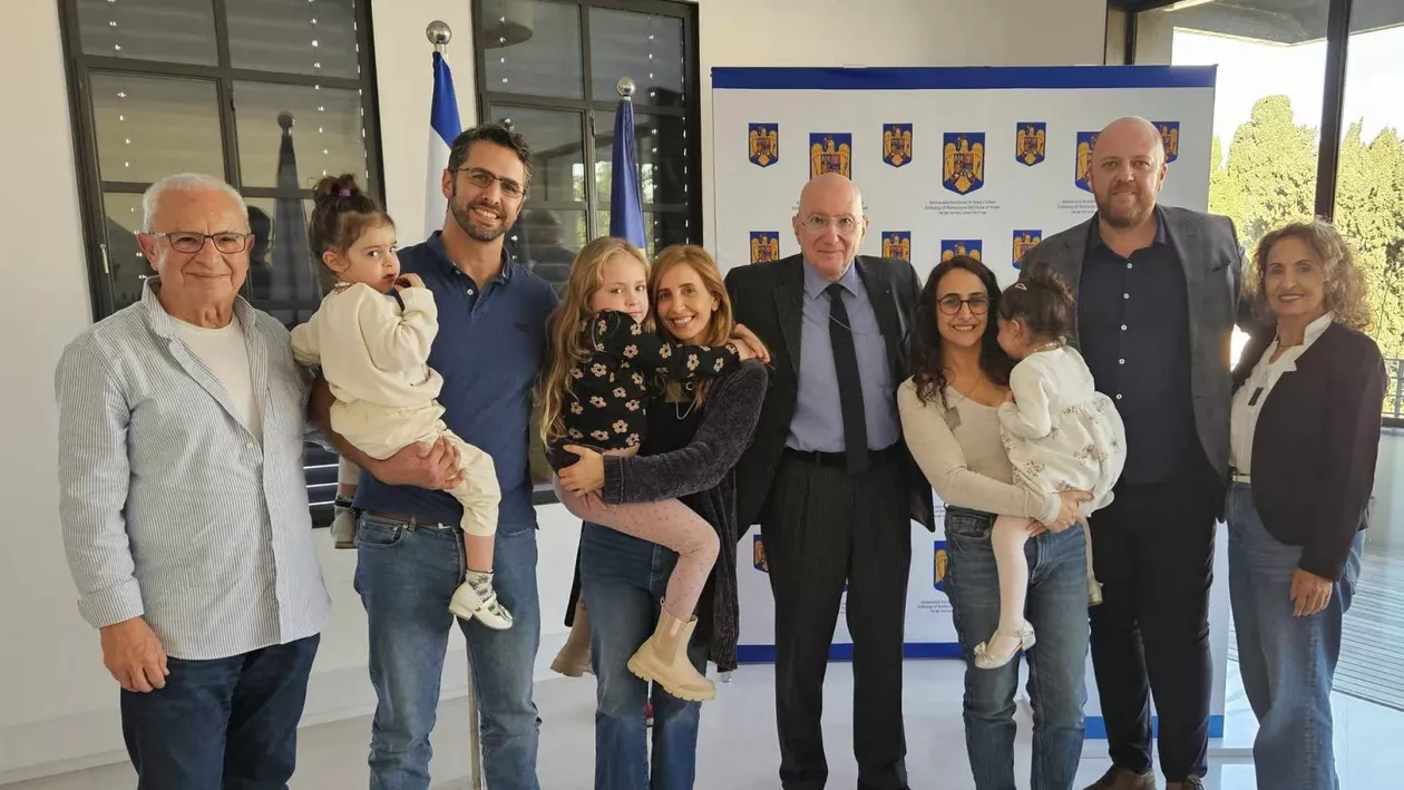 Două ostatice răpite de Hamas au primit cetățenie română după eliberare. Soțul uneia dintre ele este în continuare captiv în Gaza