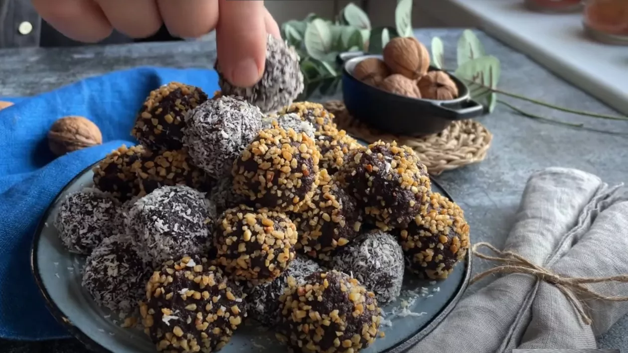 Nu arunca resturile de prăjituri rămase de la Crăciun. Iată ce desert extraordinar poți face pentru Revelion, din ce ți-a rămas. Rețeta e foarte simplă