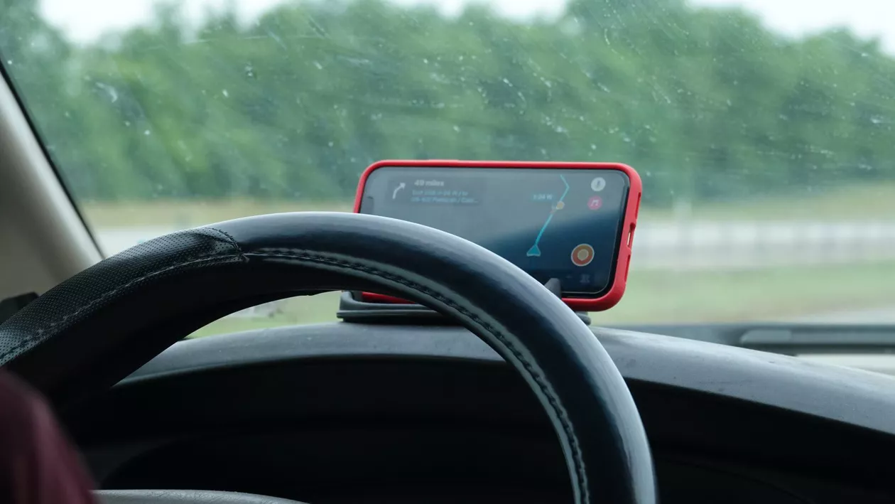 Schimbări majore în aplicația Waze. Este pe cale să își piardă cea mai populară funcție