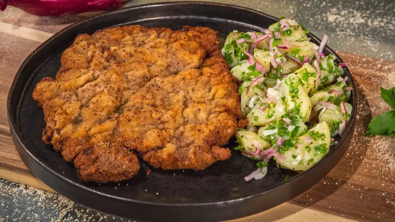 Rețeta celebră de șnițel a lui Chef Florin Dumitrescu / Ce trebuie să faci pentru a obține o crustă perfectă