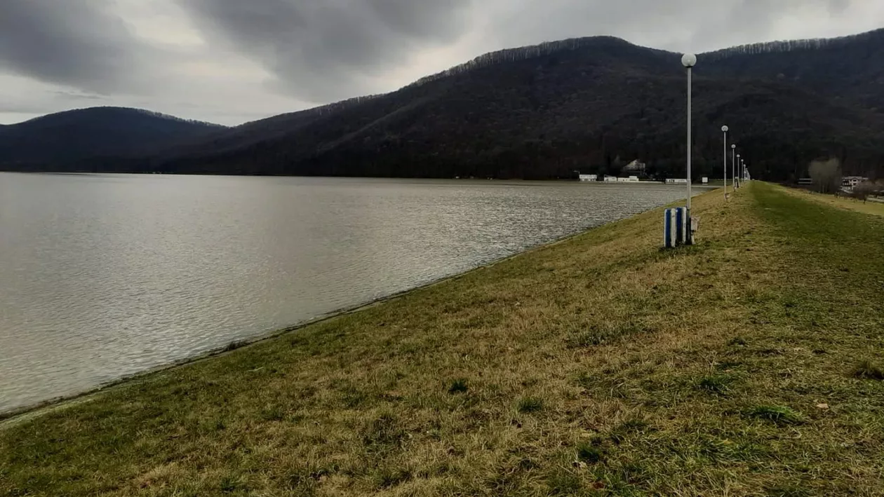 Alertă hidrologică! Depăşiri ale cotelor de apărare la zece staţii hidrometrice