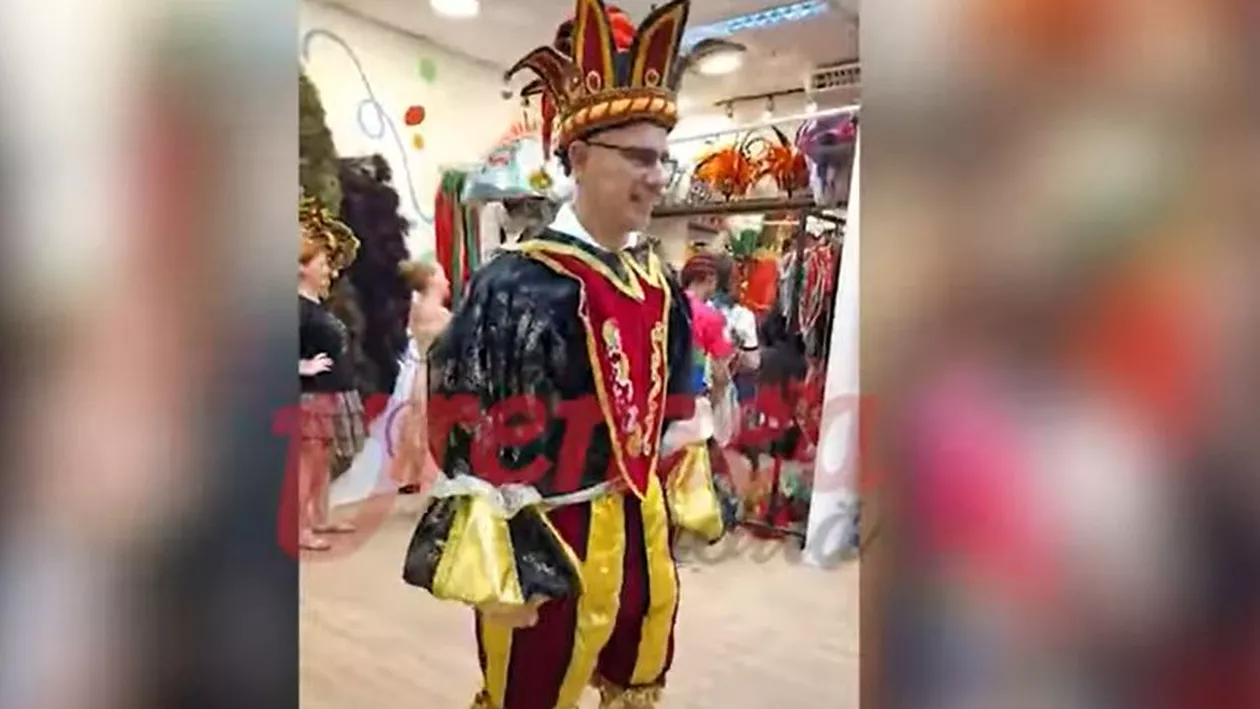 Subprefectul de Vaslui, dans în costum de „joker” în Brazilia, în timp ce județul era îngropat în zăpadă (VIDEO)