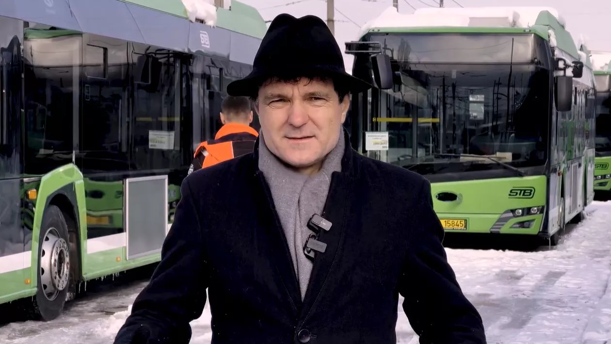 Nicuşor Dan: În 2024, toate cele 100 de tramvaie noi, 100 de noi troleibuze și 100 de autobuze electrice vor fi puse în circulație (FOTO)