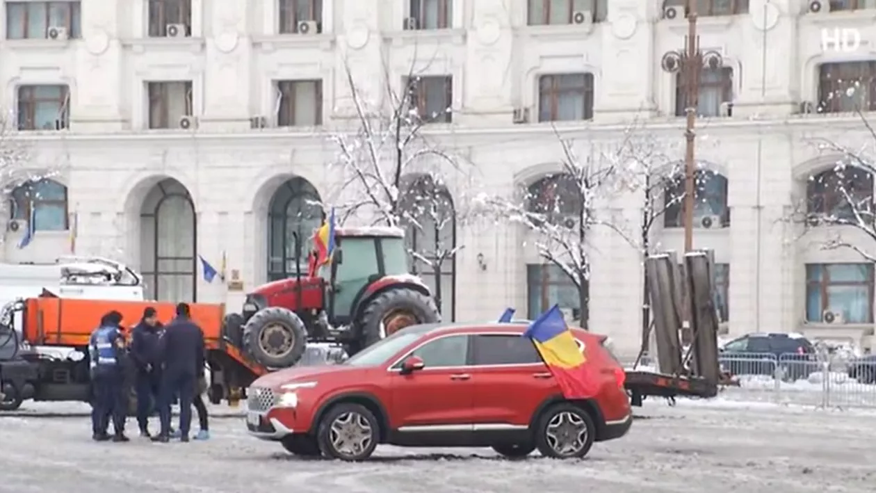 Protest fără protestatari: Nici urmă de fermieri și transportatori în Piața Constituției. Un singur tractor și patru oameni luptă împotriva frigului în Capitală. În Afumați protestul continuă