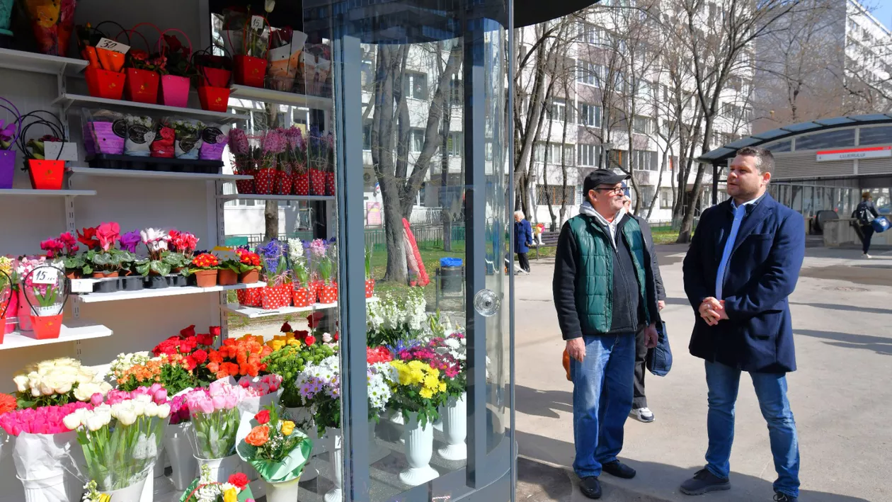Primăria Sectorului 6 anunță un concept unic în România: Chioșcuri de flori, cu pereți din sticlă, pe străzile din sector. Au fost montate primele trei