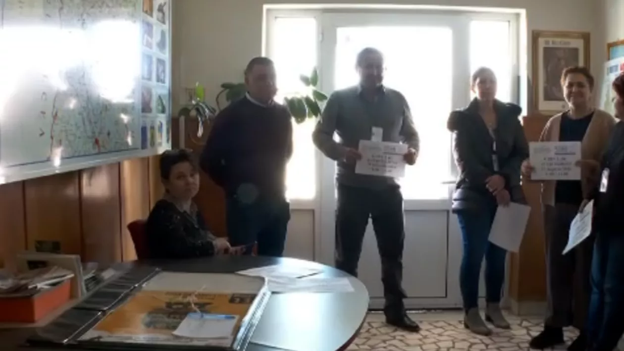 Funcționarii publici din primării amenință că vor face grevă generală dacă nu li se vor mări salariile. Mesajul premierului Ciolacu