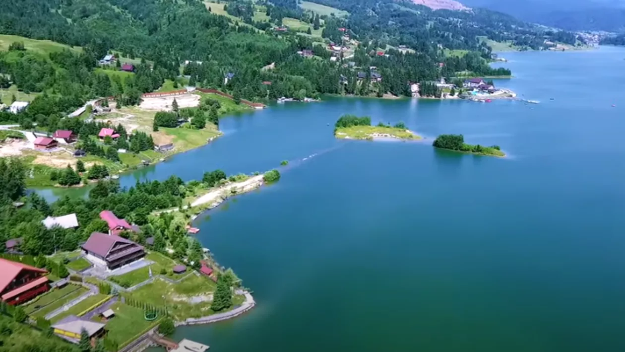 Satul din România preferat de străini. Românii nu sunt prea atrași de el, dar turiștii sunt fascinați