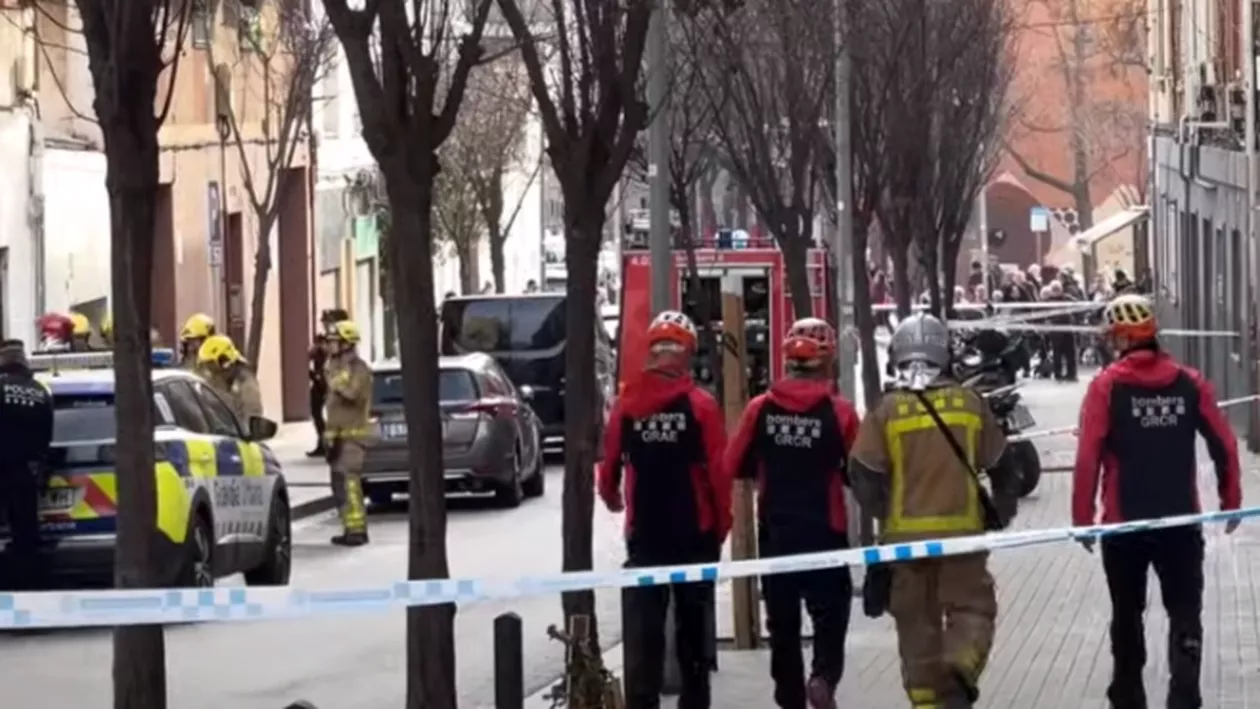 Trei cadavre au găsite după ce un bloc de cinci etaje s-a surpat lângă Barcelona. Pompierii au muncit toată noaptea