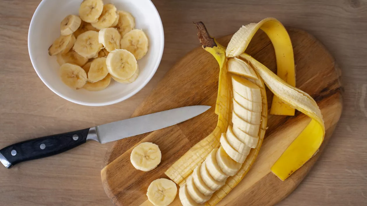 Când nu este bine să mâncăm banane. Ce spun specialiștii despre consumul acestor fructe