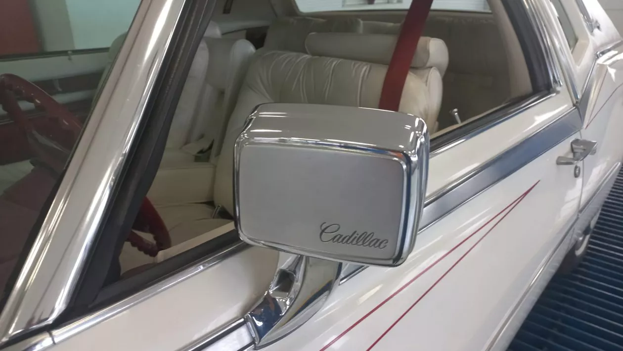 Un Cadillac Eldorado Biarritz din 1978 a făcut senzație la RAR: „Sub capotă se află un motor de 7 litri” (FOTO)