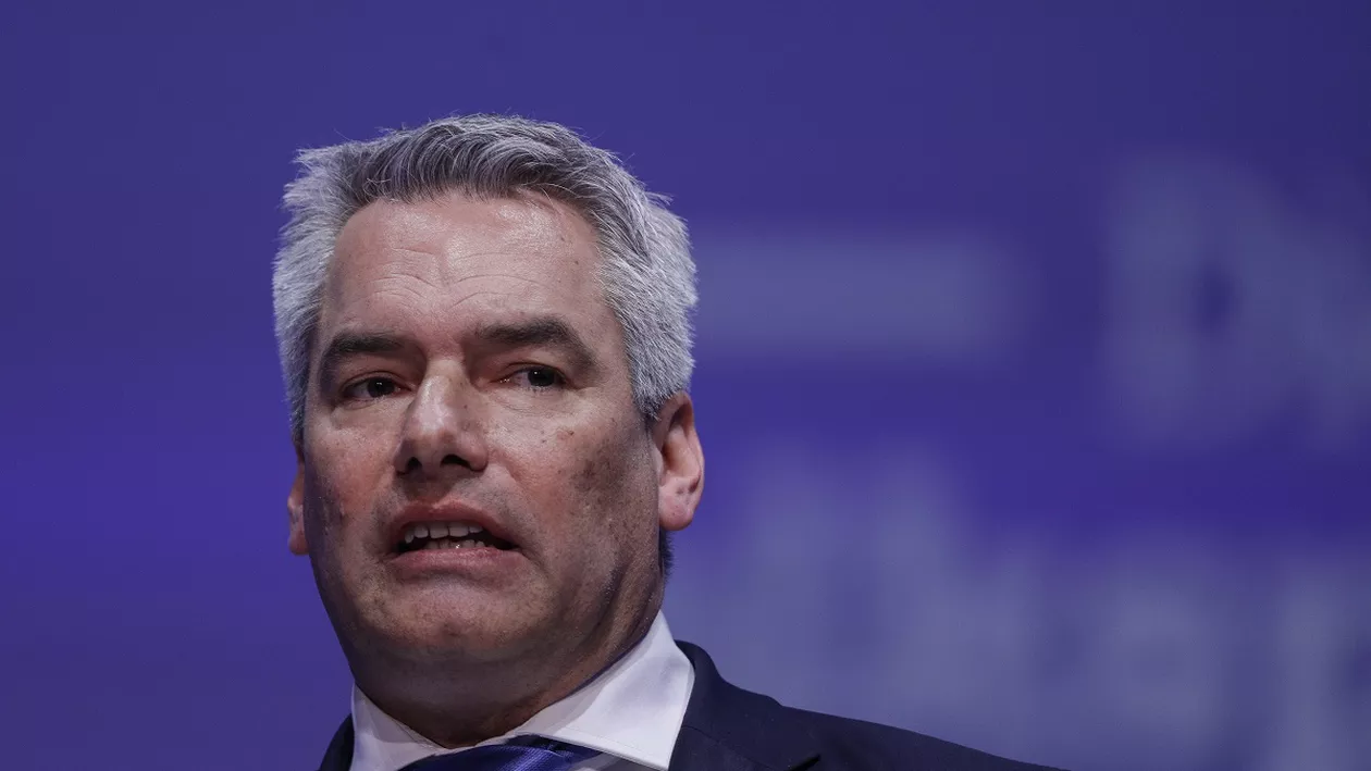 Karl Nehammer, la Congresul PPE de la București: Avem nevoie de proceduri de azil rapid implementate și trebuie să ne asigurăm că cei care se află ilegal pe teritoriul UE sunt repatriați (VIDEO)