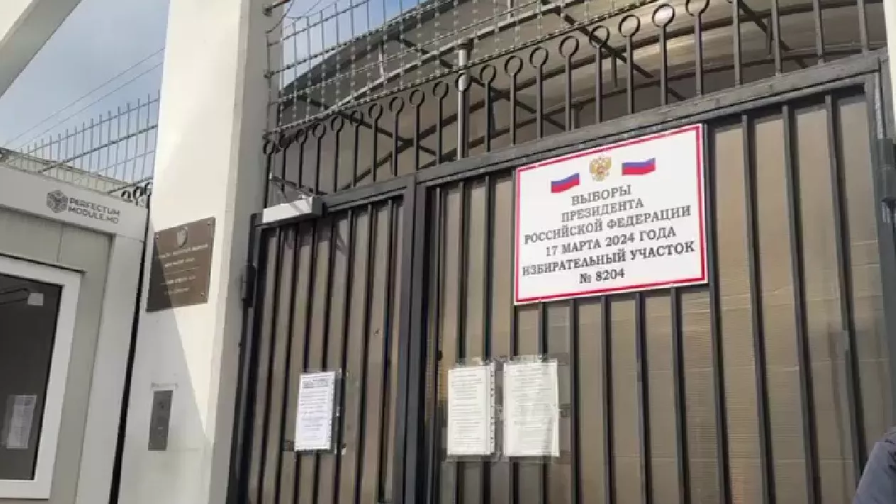 Explozie la Ambasada Rusiei din Chișinău. Un bărbat a aruncat o sticlă incendiară