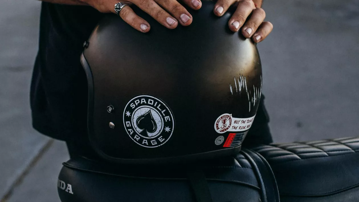 Explorând Santiago: o călătorie cu motocicleta prin istorie și cultură