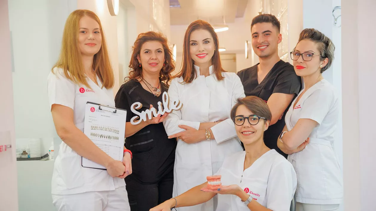 De la corecție la încredere - impactul psihologic al aparatelor dentare și implanturilor dentare asupra pacienților