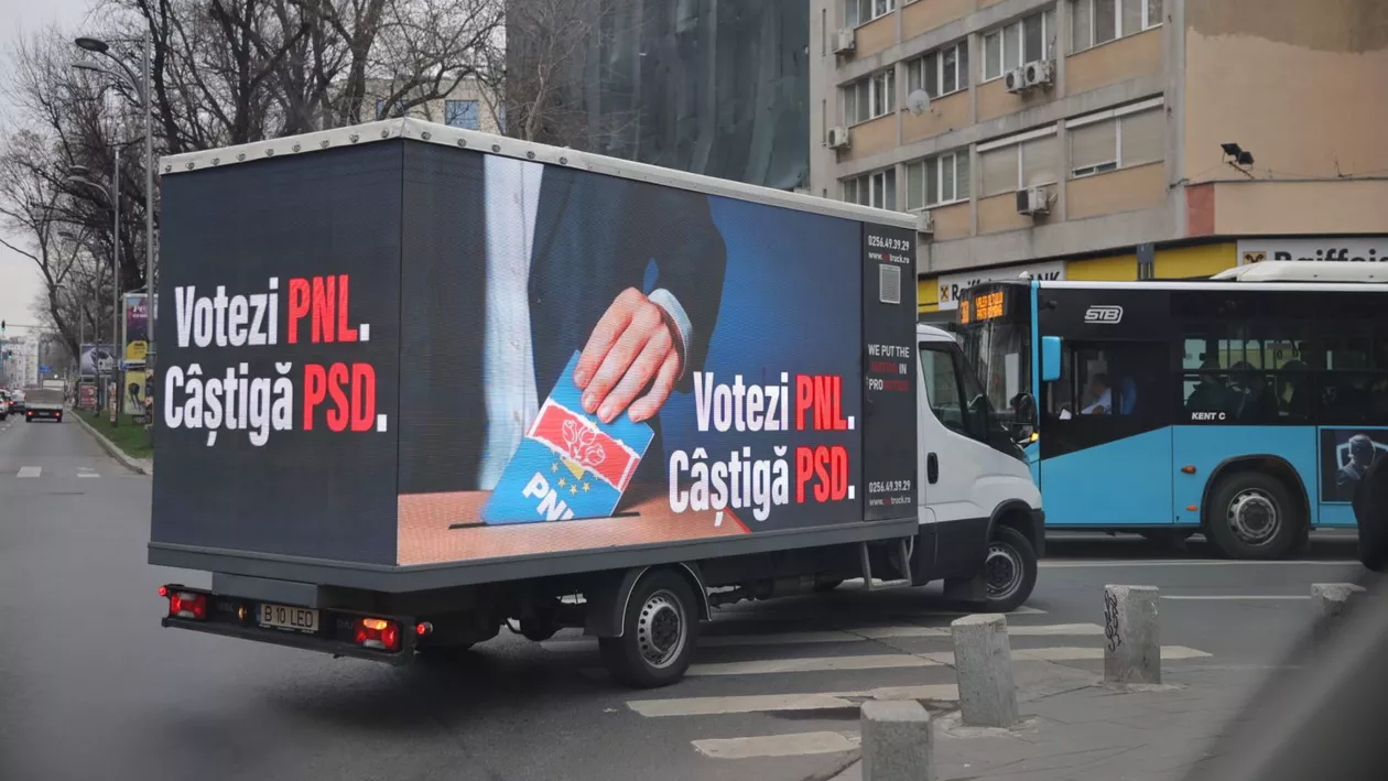 Protest USR în timpul Congresului PPE: Votezi cu PPE, câștigă S&D (GALERIE FOTO)