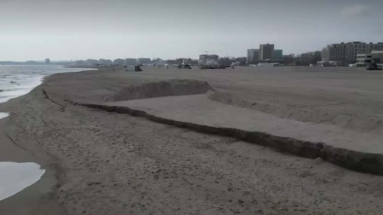 Fenomenul care a transformat litoralul românesc. Pe plaje, au apărut terase de nisip de peste un metru înălțime