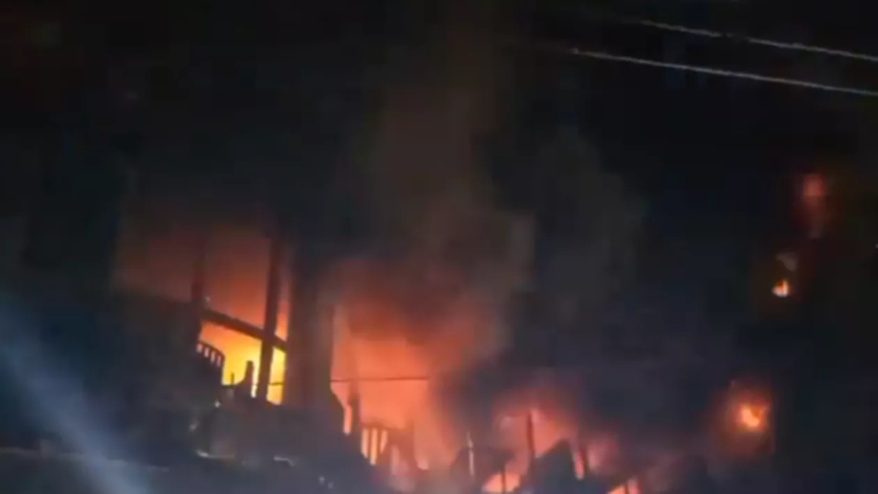 Incendiu de proporții în Bangladesh. Un bloc de șapte etaje a luat foc și zeci de persoane au murit