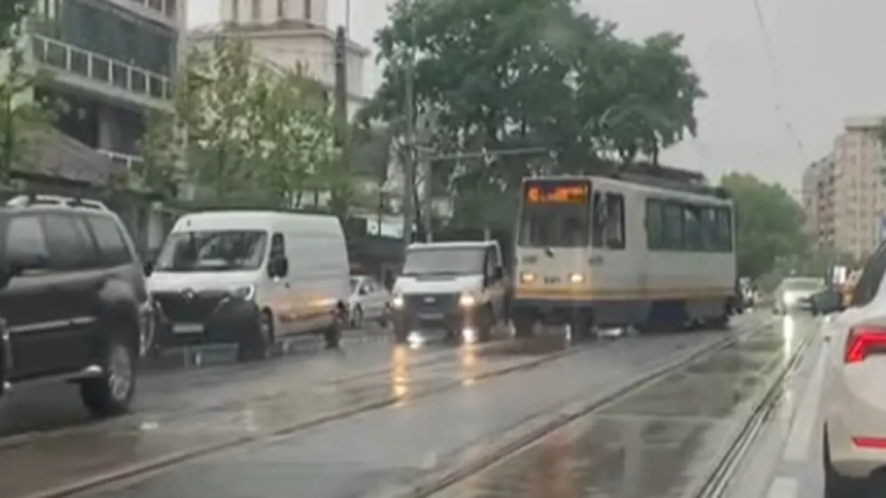 Un tramvai a deraiat în București. În urma acestui incident, linia 40 a fost blocată (VIDEO)